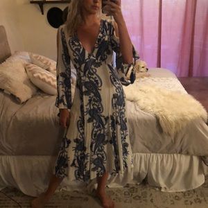 Lulus paisley print midi dress with arm cut out